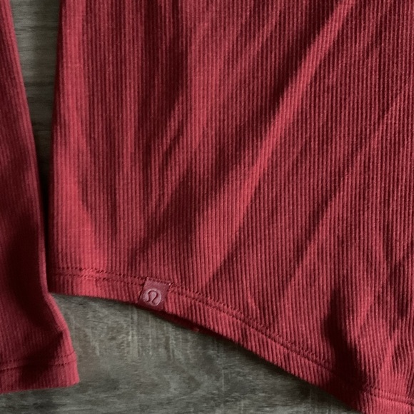 Lululemon Full Day Ahead Turtleneck Size XS - Picture 6 of 6